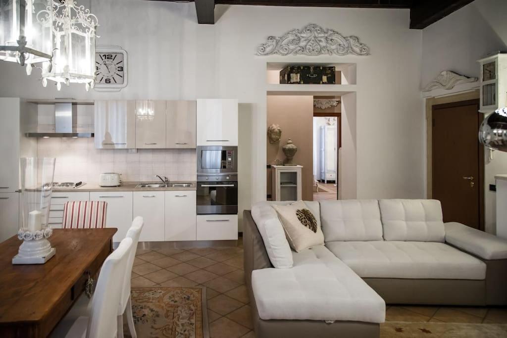 Piazza Erbe Luxury Apartment Verona Luaran gambar
