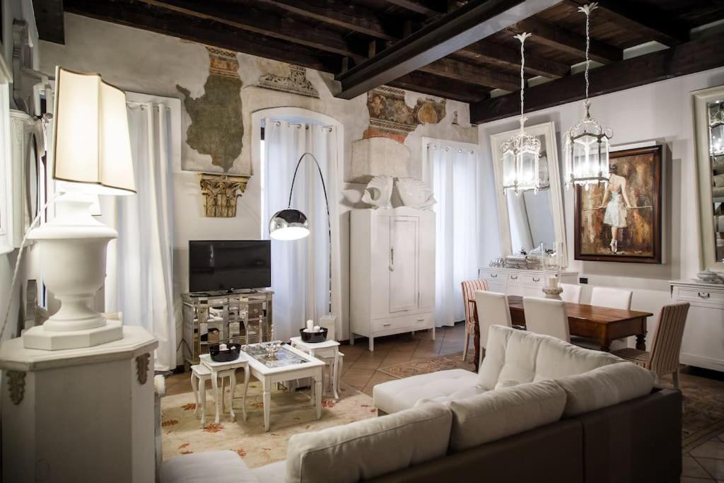 Piazza Erbe Luxury Apartment Verona Luaran gambar